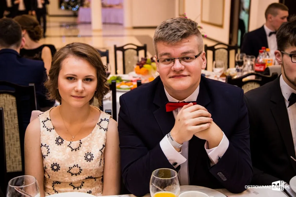 Studniówka LO im. Mikołaja Kopernika w Ostrowi Mazowieckiej (zdjęcia, wideo)