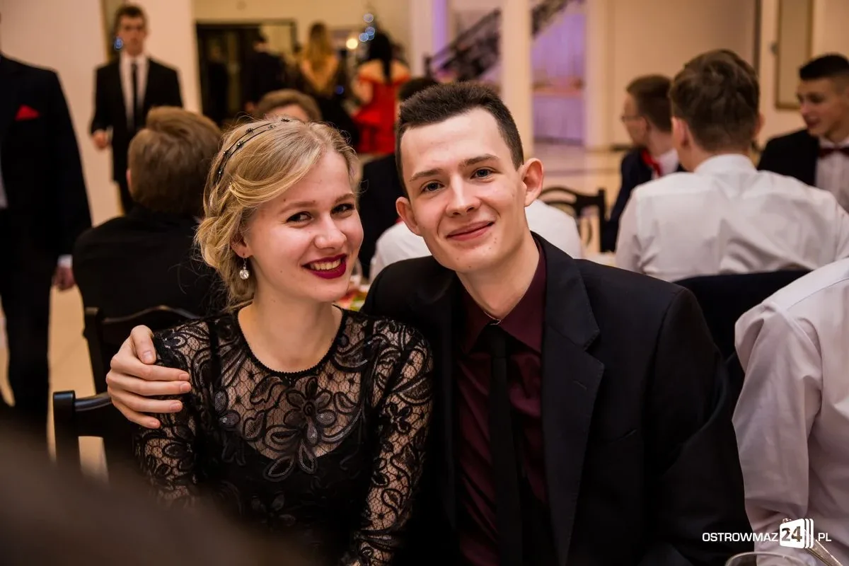 Studniówka LO im. Mikołaja Kopernika w Ostrowi Mazowieckiej (zdjęcia, wideo)