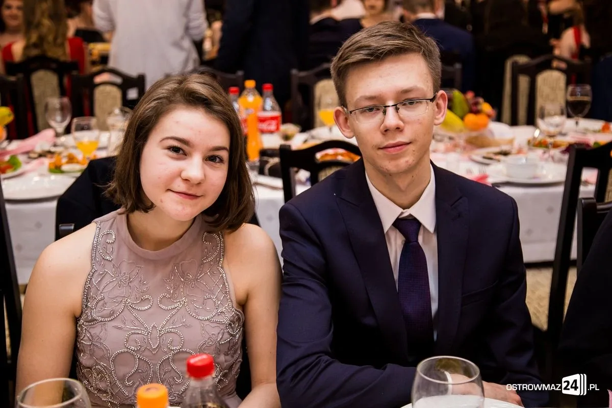 Studniówka LO im. Mikołaja Kopernika w Ostrowi Mazowieckiej (zdjęcia, wideo)