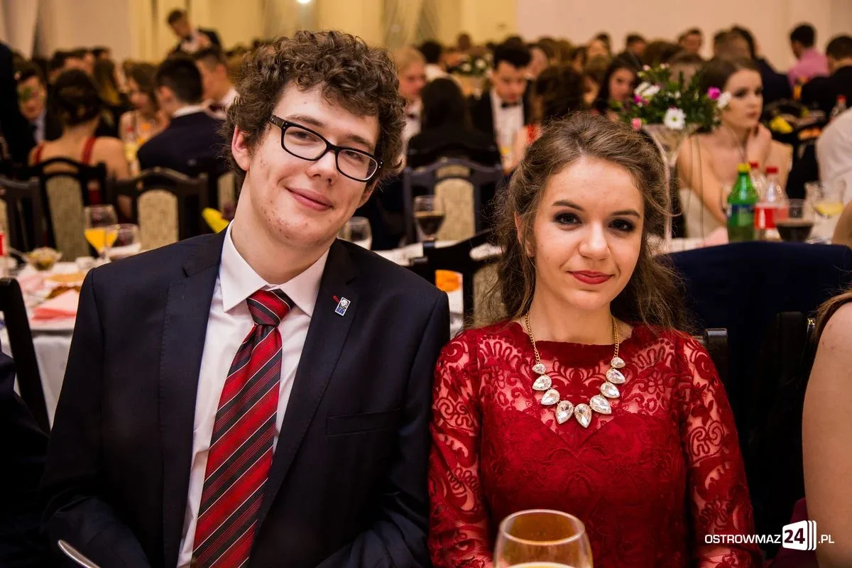 Studniówka LO im. Mikołaja Kopernika w Ostrowi Mazowieckiej (zdjęcia, wideo)