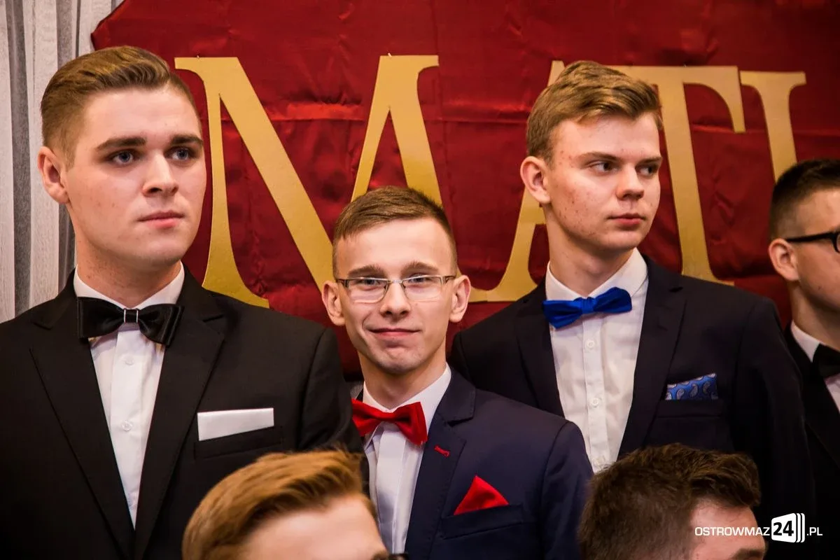 Studniówka LO im. Mikołaja Kopernika w Ostrowi Mazowieckiej (zdjęcia, wideo)