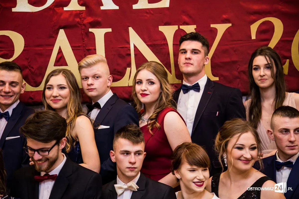 Studniówka LO im. Mikołaja Kopernika w Ostrowi Mazowieckiej (zdjęcia, wideo)