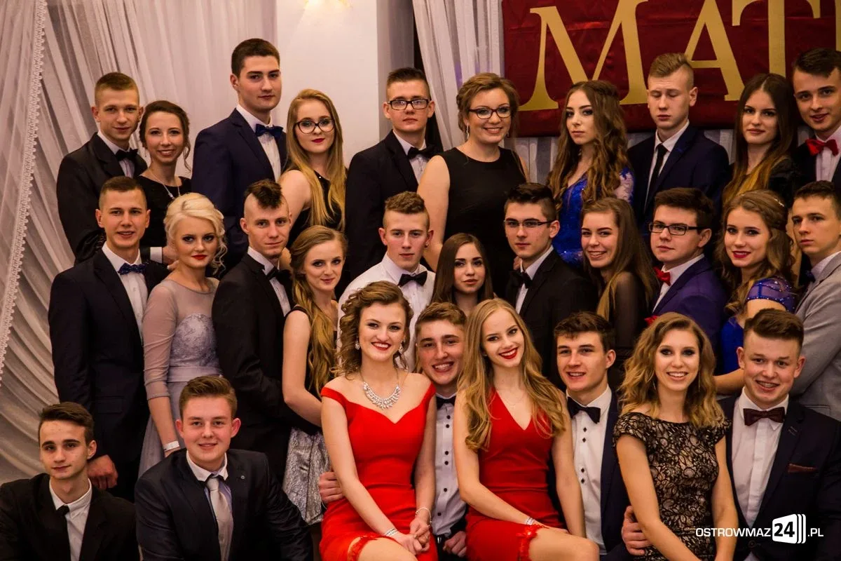 Studniówka LO im. Mikołaja Kopernika w Ostrowi Mazowieckiej (zdjęcia, wideo)