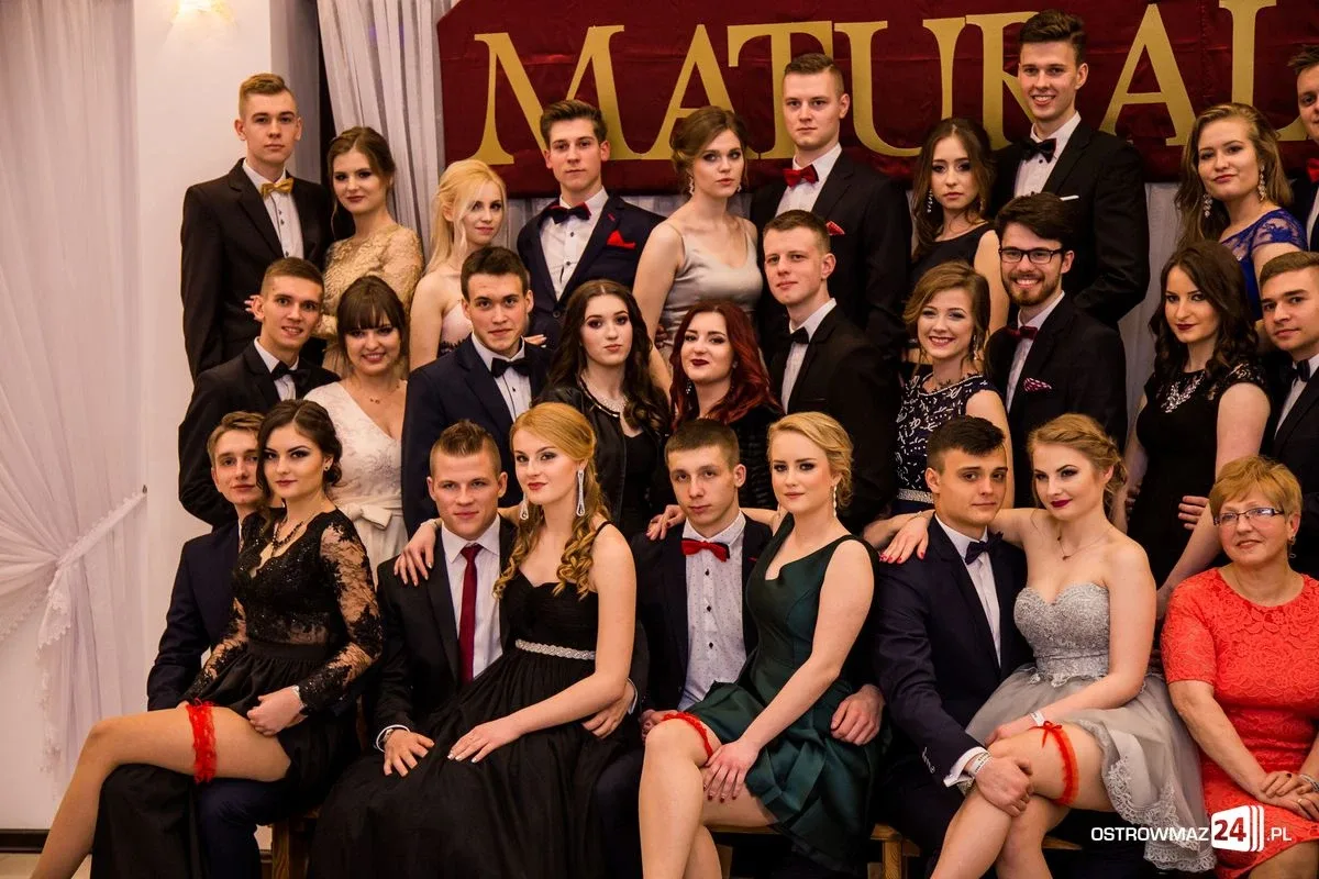 Studniówka LO im. Mikołaja Kopernika w Ostrowi Mazowieckiej (zdjęcia, wideo)