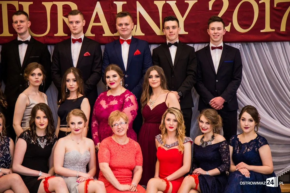 Studniówka LO im. Mikołaja Kopernika w Ostrowi Mazowieckiej (zdjęcia, wideo)