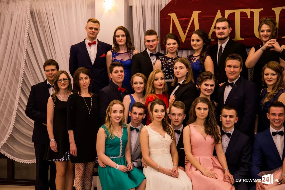 Studniówka LO im. Mikołaja Kopernika w Ostrowi Mazowieckiej (zdjęcia, wideo)