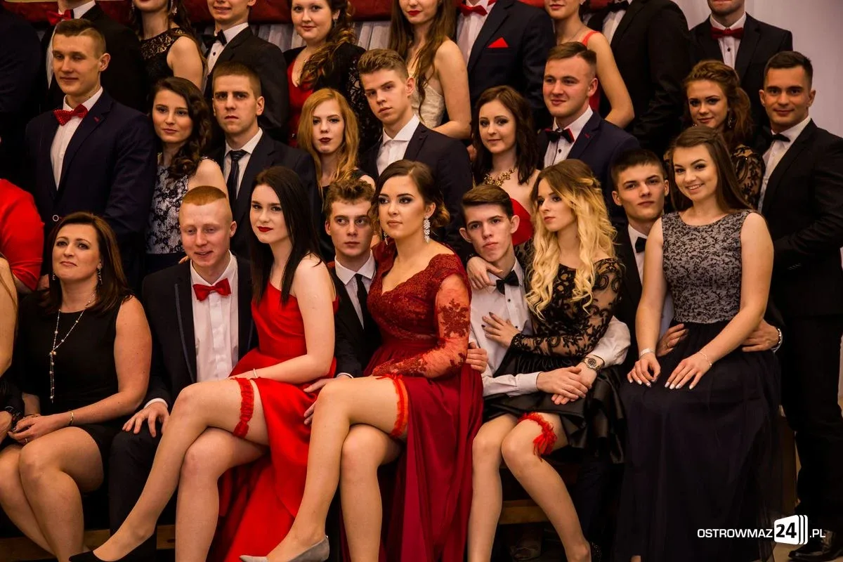 Studniówka LO im. Mikołaja Kopernika w Ostrowi Mazowieckiej (zdjęcia, wideo)