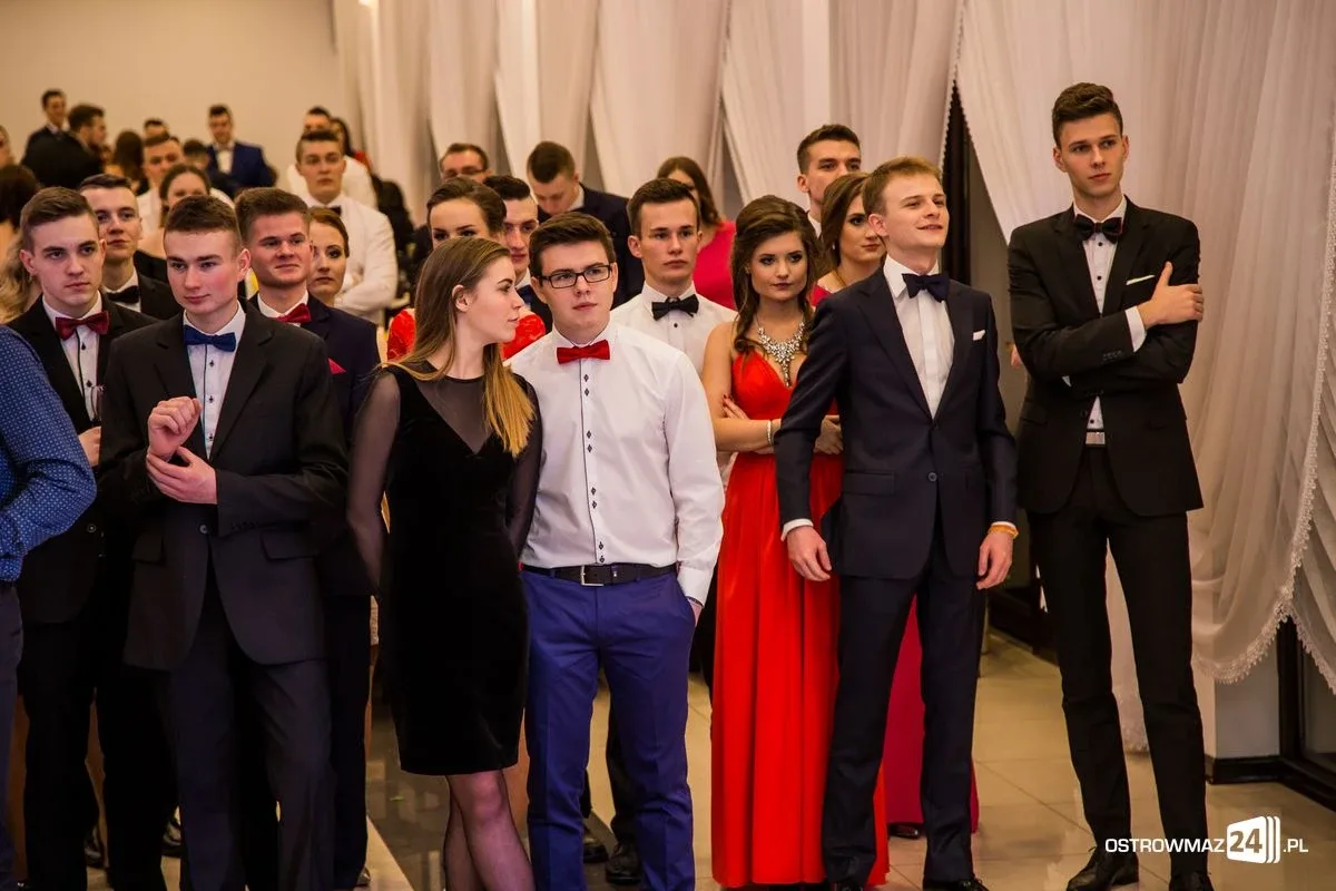 Studniówka LO im. Mikołaja Kopernika w Ostrowi Mazowieckiej (zdjęcia, wideo)