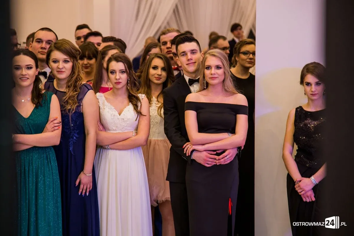 Studniówka LO im. Mikołaja Kopernika w Ostrowi Mazowieckiej (zdjęcia, wideo)