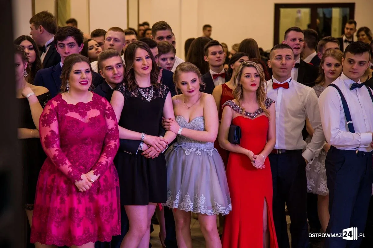 Studniówka LO im. Mikołaja Kopernika w Ostrowi Mazowieckiej (zdjęcia, wideo)
