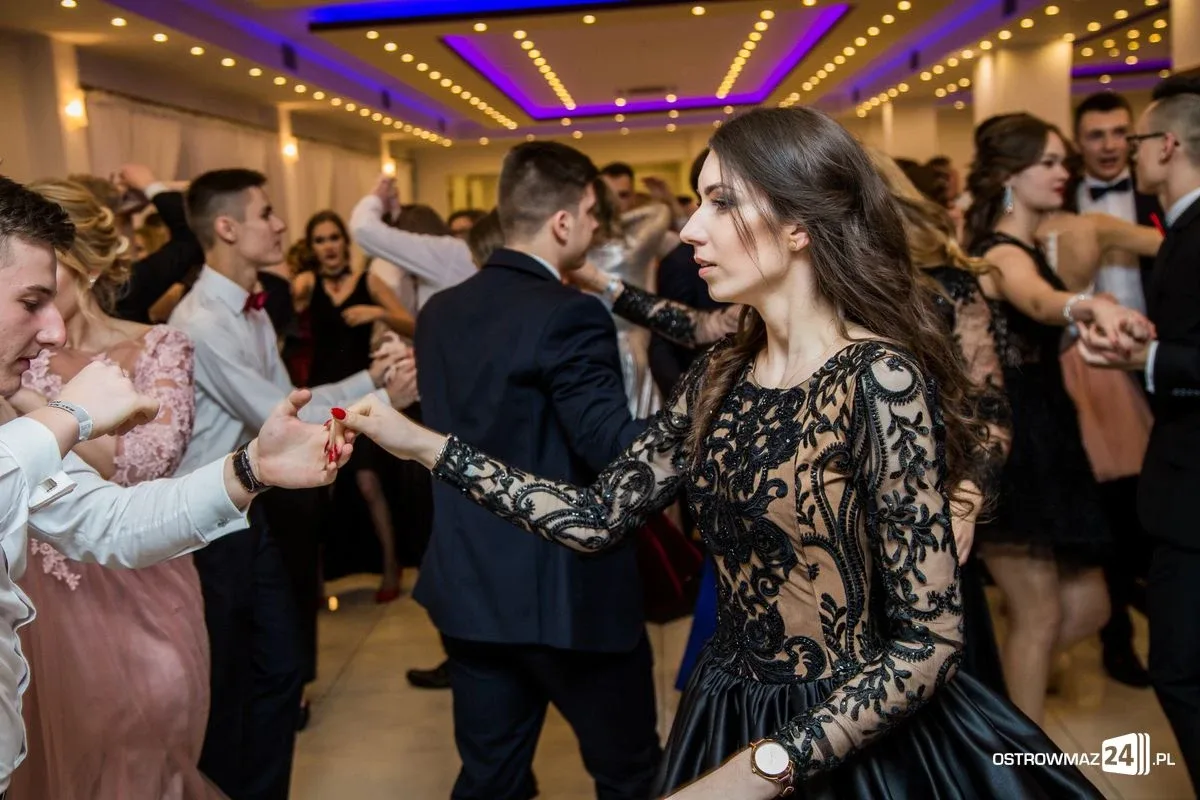 Studniówka LO im. Mikołaja Kopernika w Ostrowi Mazowieckiej (zdjęcia, wideo)