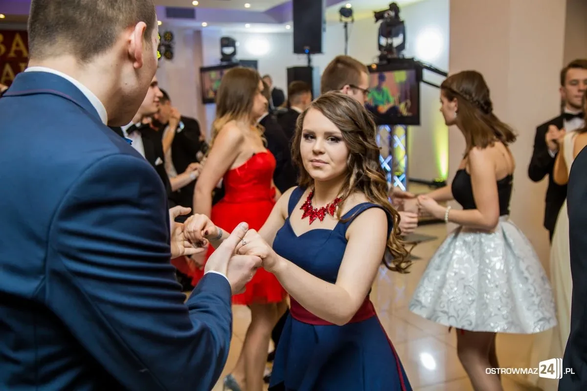 Studniówka LO im. Mikołaja Kopernika w Ostrowi Mazowieckiej (zdjęcia, wideo)