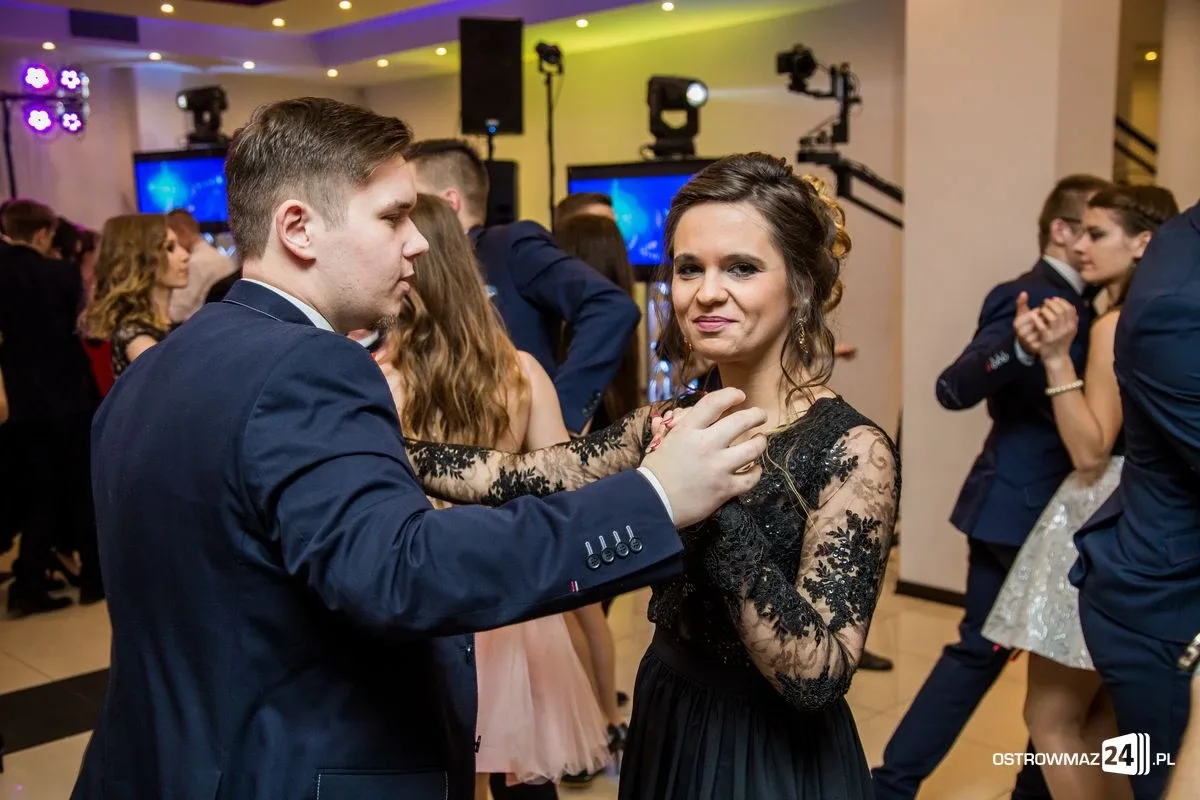Studniówka LO im. Mikołaja Kopernika w Ostrowi Mazowieckiej (zdjęcia, wideo)