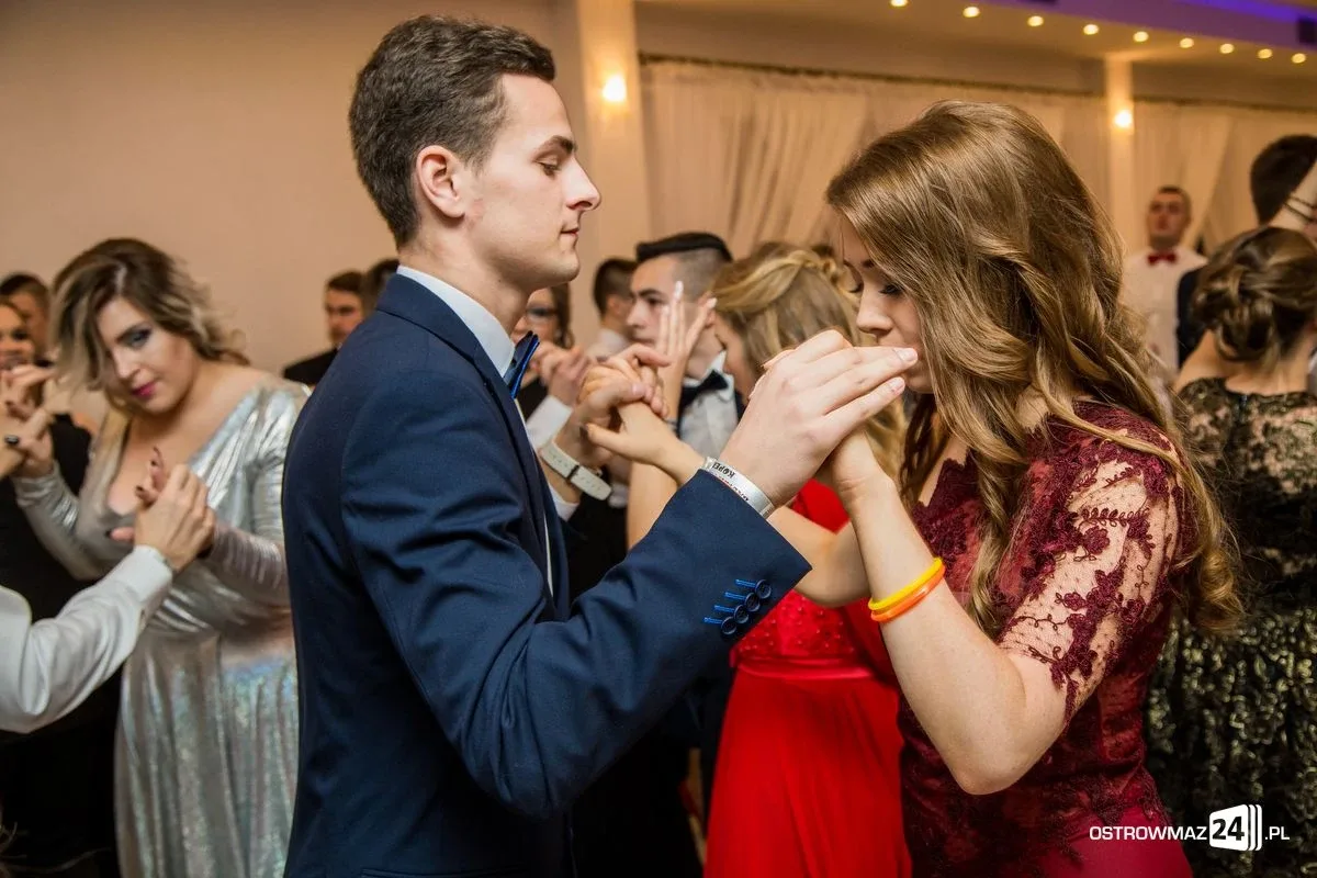 Studniówka LO im. Mikołaja Kopernika w Ostrowi Mazowieckiej (zdjęcia, wideo)