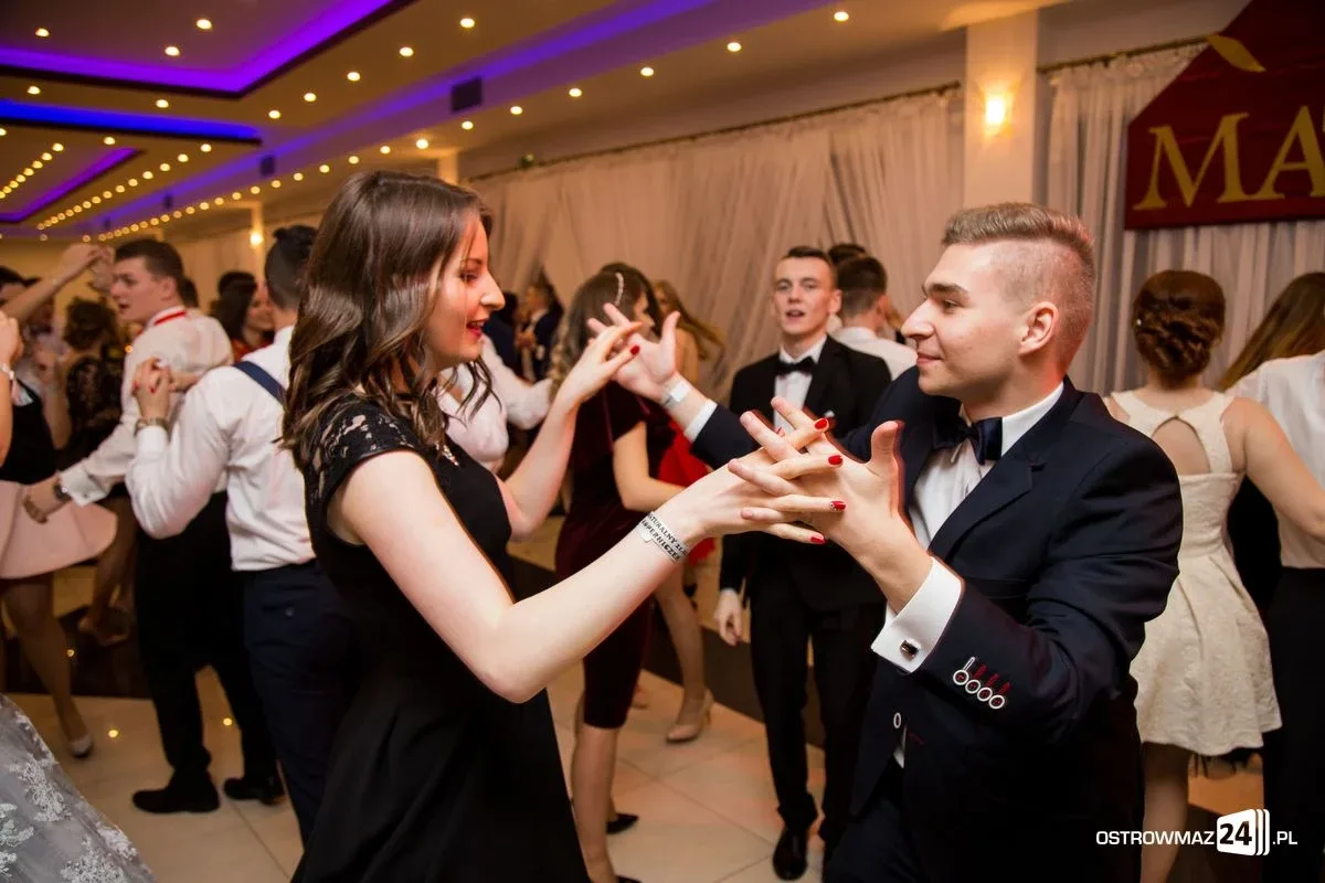 Studniówka LO im. Mikołaja Kopernika w Ostrowi Mazowieckiej (zdjęcia, wideo)