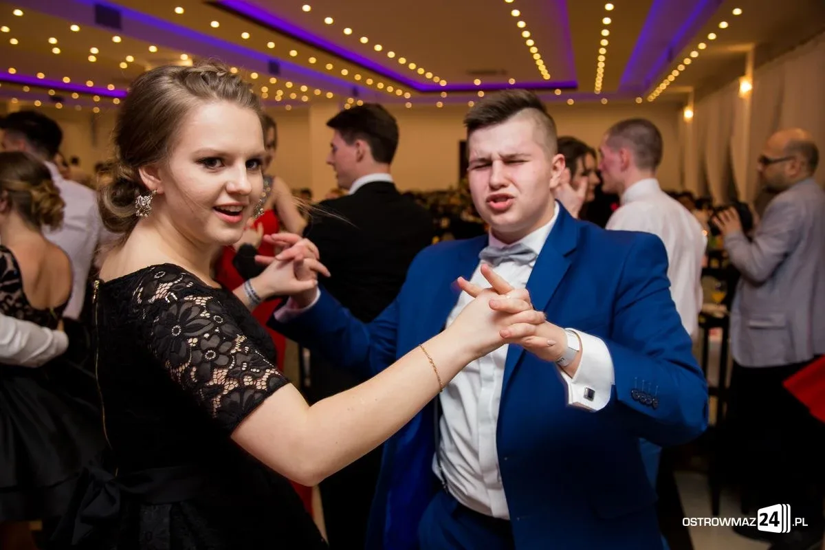 Studniówka LO im. Mikołaja Kopernika w Ostrowi Mazowieckiej (zdjęcia, wideo)