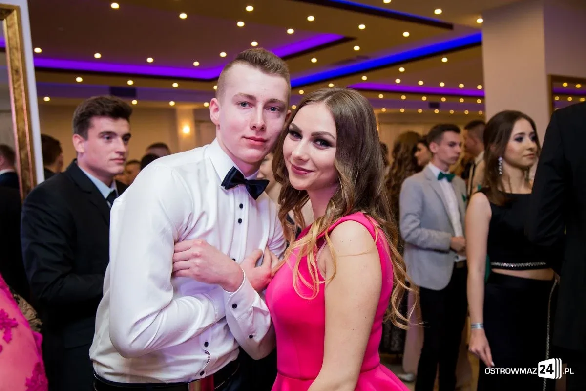 Studniówka LO im. Mikołaja Kopernika w Ostrowi Mazowieckiej (zdjęcia, wideo)