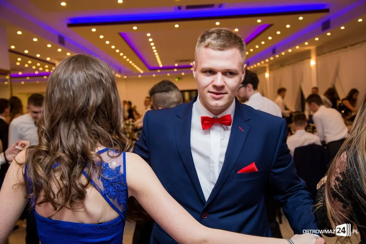 Studniówka LO im. Mikołaja Kopernika w Ostrowi Mazowieckiej (zdjęcia, wideo)