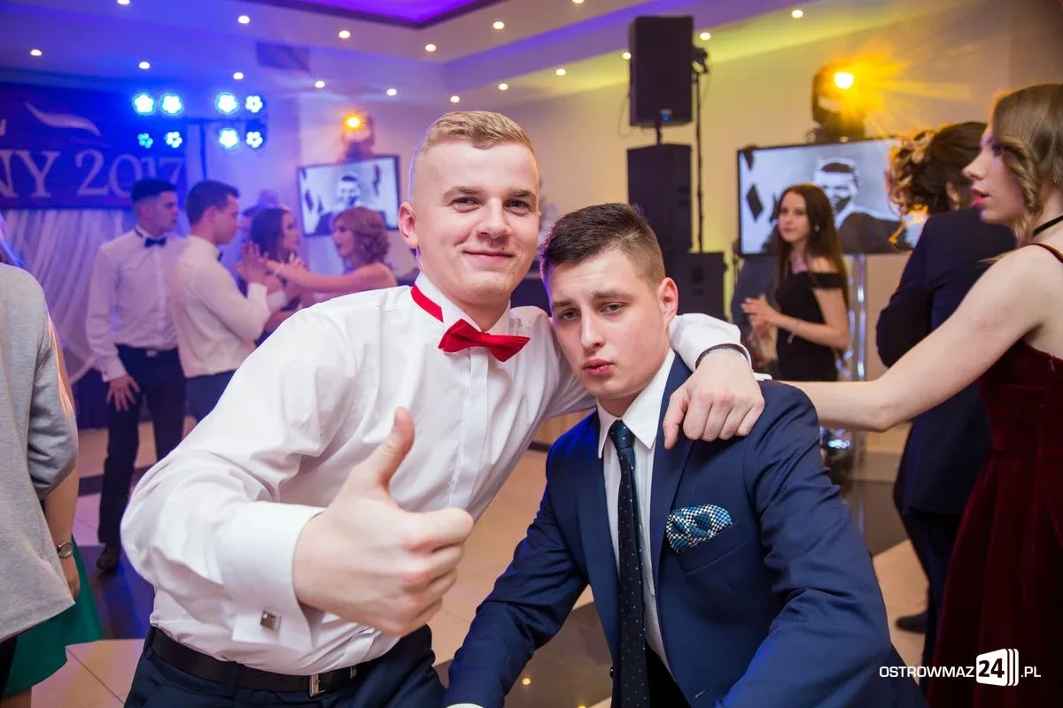 Studniówka LO im. Mikołaja Kopernika w Ostrowi Mazowieckiej (zdjęcia, wideo)