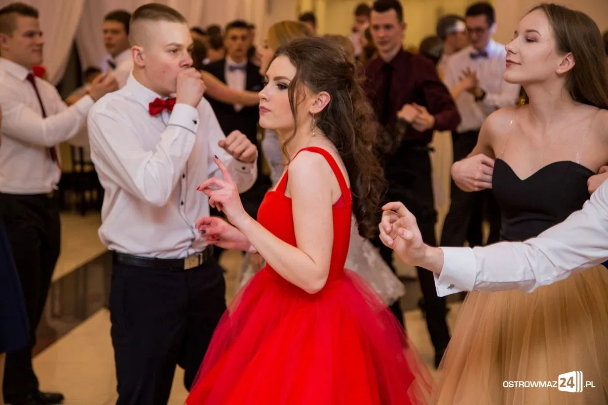Studniówka LO im. Mikołaja Kopernika w Ostrowi Mazowieckiej (zdjęcia, wideo)