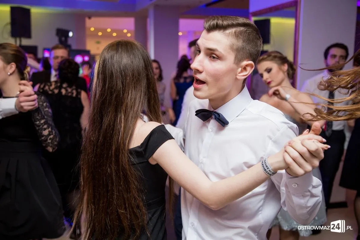 Studniówka LO im. Mikołaja Kopernika w Ostrowi Mazowieckiej (zdjęcia, wideo)