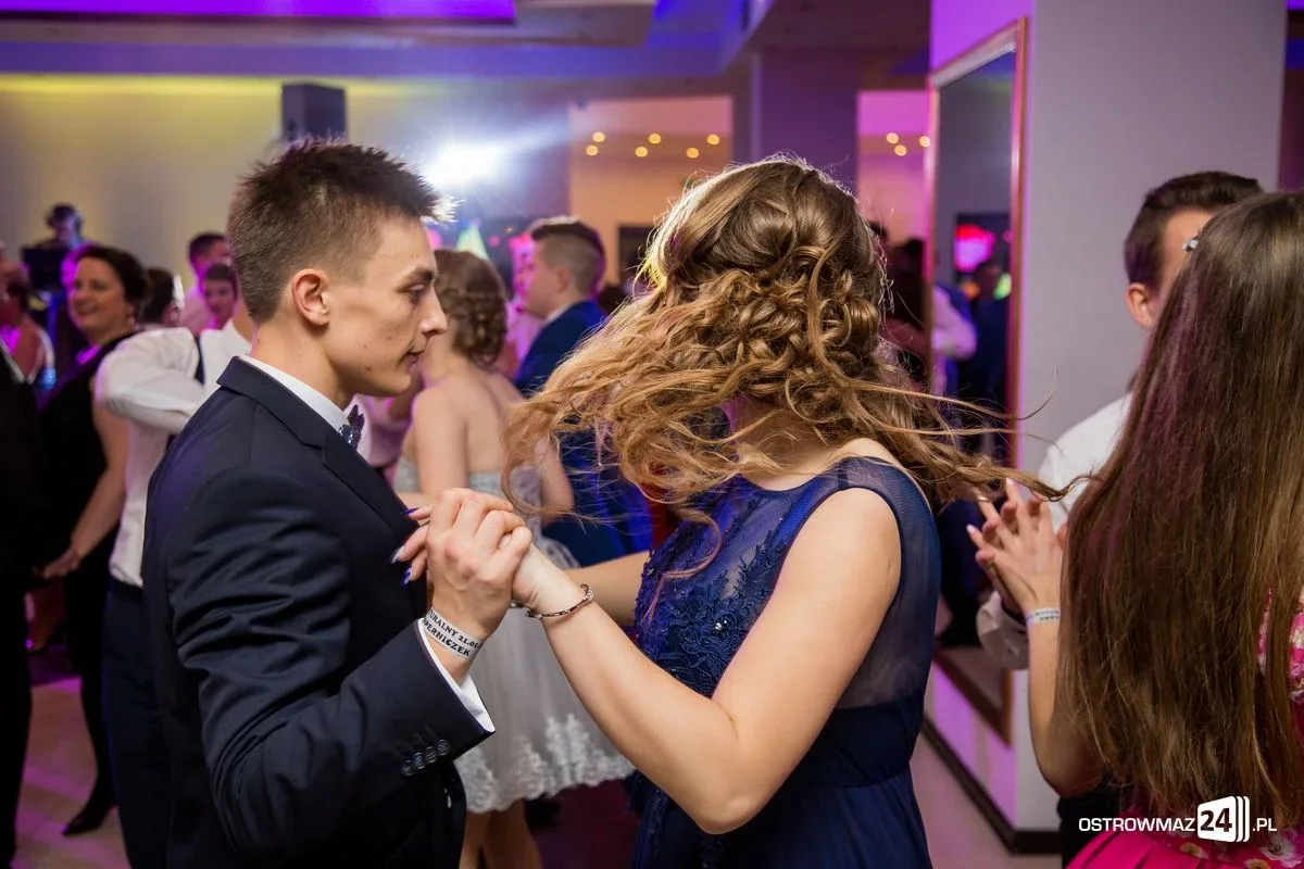 Studniówka LO im. Mikołaja Kopernika w Ostrowi Mazowieckiej (zdjęcia, wideo)