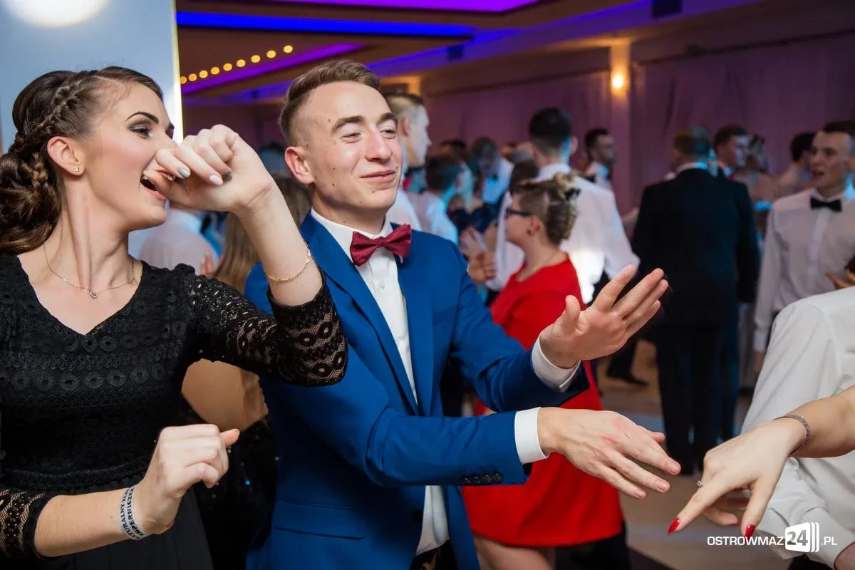 Studniówka LO im. Mikołaja Kopernika w Ostrowi Mazowieckiej (zdjęcia, wideo)
