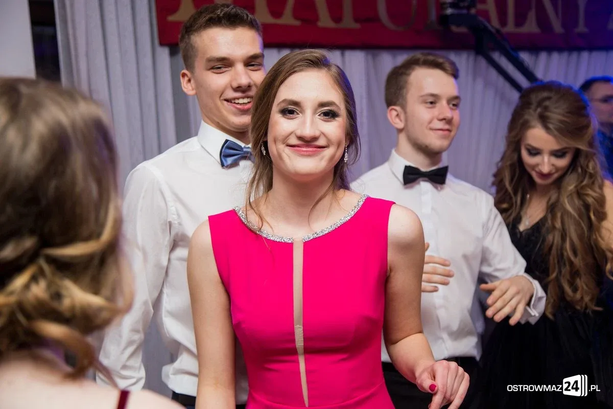 Studniówka LO im. Mikołaja Kopernika w Ostrowi Mazowieckiej (zdjęcia, wideo)
