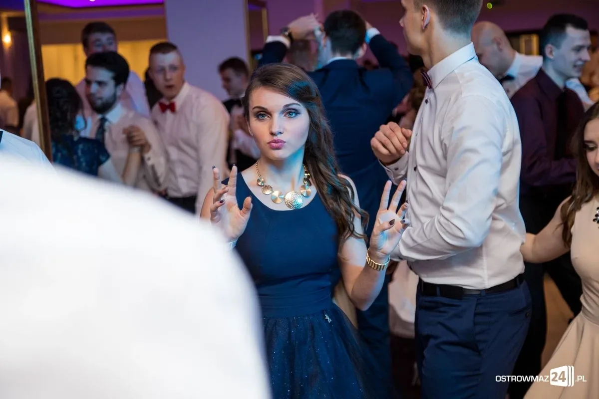 Studniówka LO im. Mikołaja Kopernika w Ostrowi Mazowieckiej (zdjęcia, wideo)