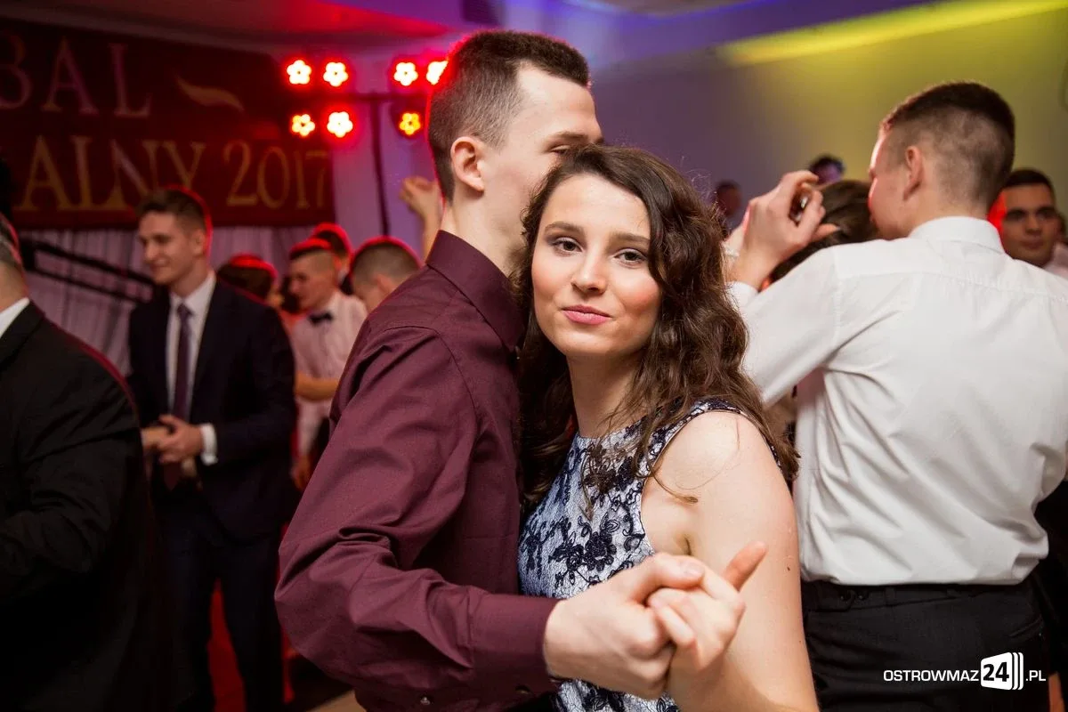 Studniówka LO im. Mikołaja Kopernika w Ostrowi Mazowieckiej (zdjęcia, wideo)