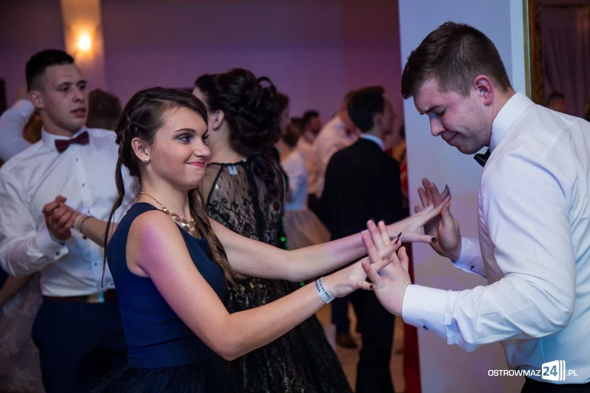 Studniówka LO im. Mikołaja Kopernika w Ostrowi Mazowieckiej (zdjęcia, wideo)