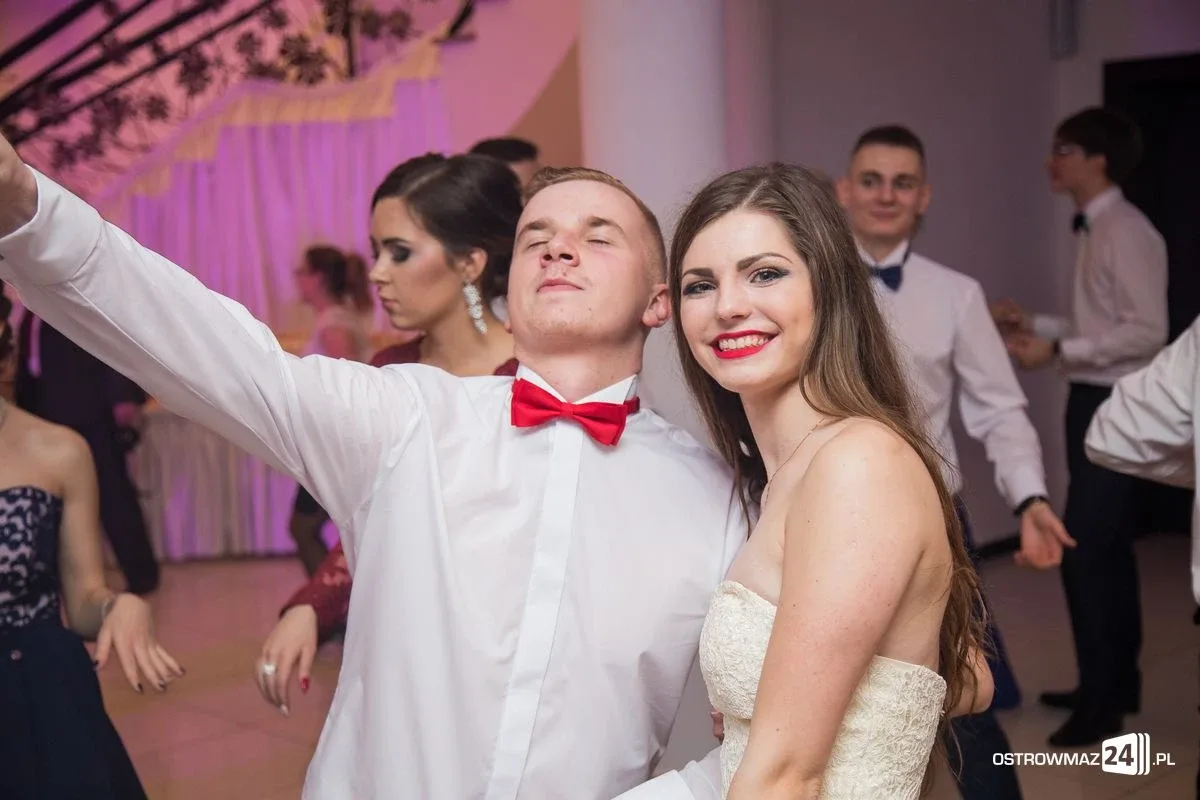 Studniówka LO im. Mikołaja Kopernika w Ostrowi Mazowieckiej (zdjęcia, wideo)
