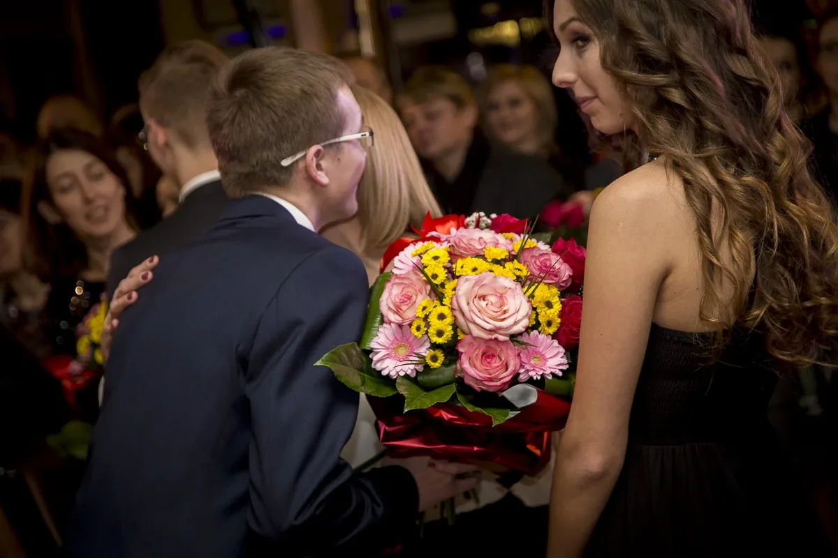 Podróż w czasie. Studniówka "Kopernika" (zdjęcia, wideo)