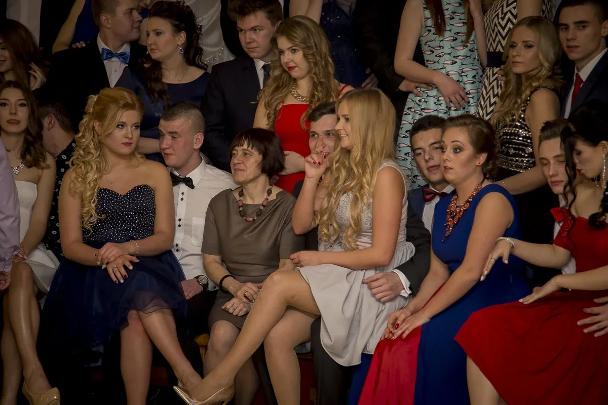 Podróż w czasie. Studniówka "Kopernika" (zdjęcia, wideo)
