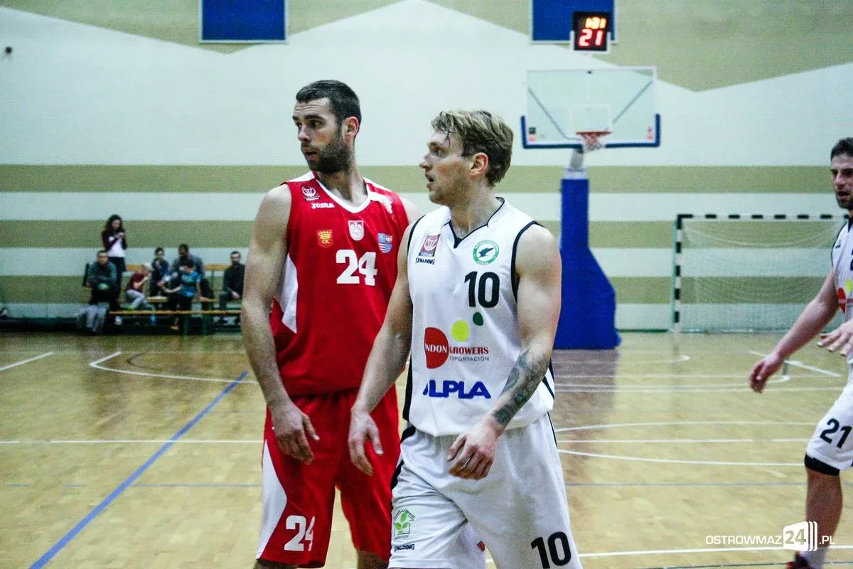 Przełamanie Sokoła w starciu z KU AZS UJK Kielce (zdjęcia)