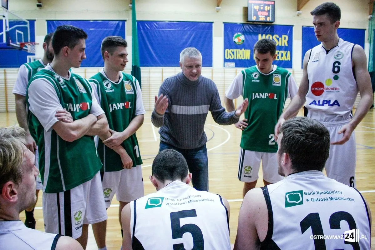 Przełamanie Sokoła w starciu z KU AZS UJK Kielce (zdjęcia)