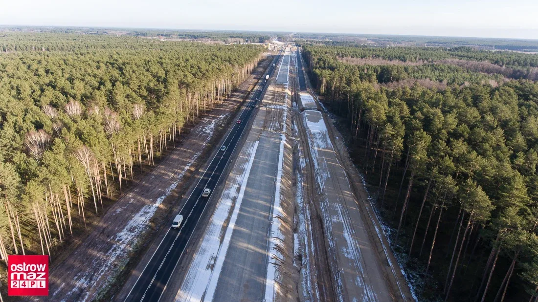 Budowa drogi ekspresowej S8 z lotu ptaka (zdjęcia, wideo)