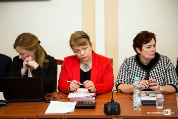 Przyjęto budżet na 2017 rok. Sesja ostrowskiej rady miasta (zdjęcia, wideo)