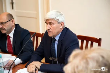Przyjęto budżet na 2017 rok. Sesja ostrowskiej rady miasta (zdjęcia, wideo)