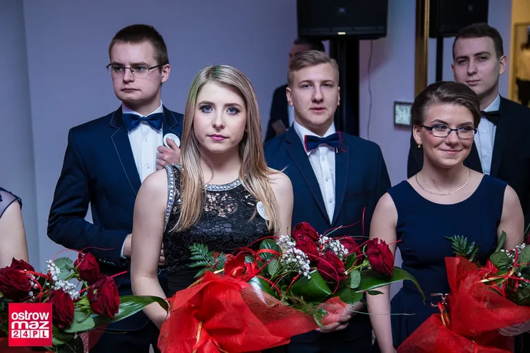 Studniówka ostrowskiego "Rubinka" (zdjęcia, wideo)