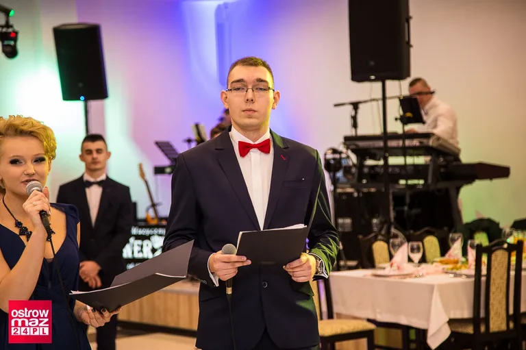 Studniówka ostrowskiego "Rubinka" (zdjęcia, wideo)