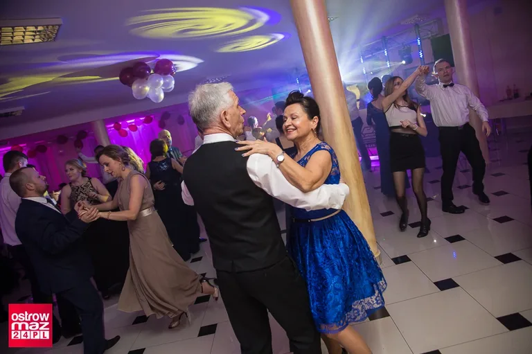 Studniówka ZS CKR w Starym Lubiejewie (zdjęcia, wideo)