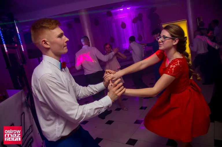 Studniówka ZS CKR w Starym Lubiejewie (zdjęcia, wideo)