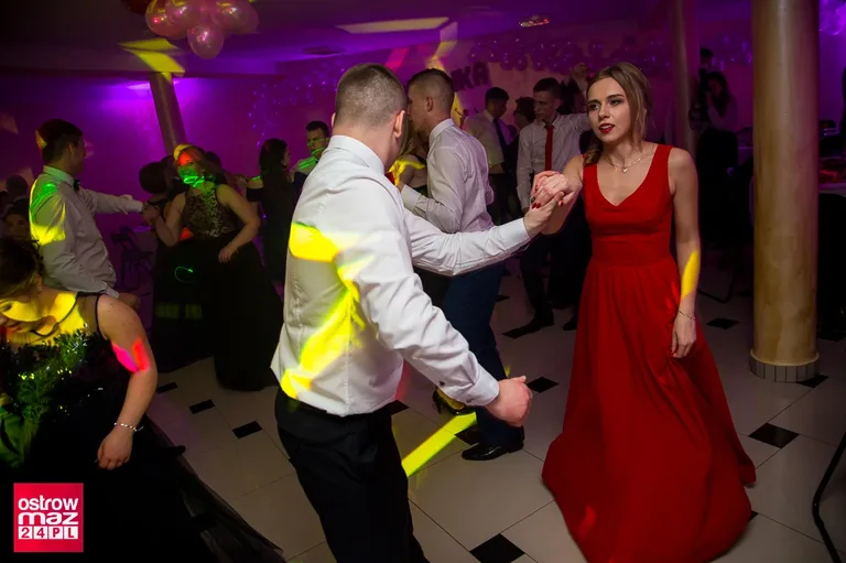 Studniówka ZS CKR w Starym Lubiejewie (zdjęcia, wideo)