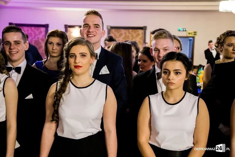 Podróż w czasie. Studniówka "Rubinka" (zdjęcia, wideo)