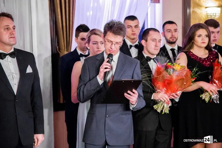 Podróż w czasie. Studniówka "Rubinka" (zdjęcia, wideo)