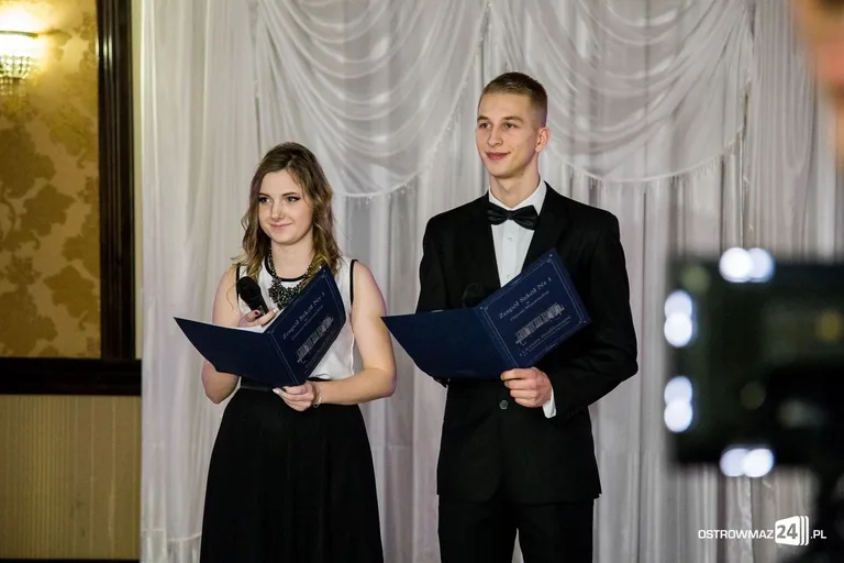Podróż w czasie. Studniówka "Rubinka" (zdjęcia, wideo)