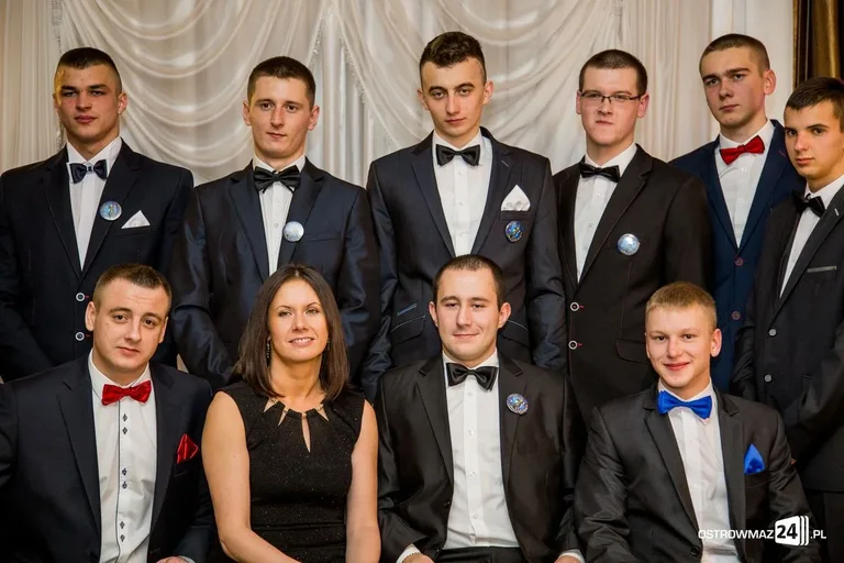 Podróż w czasie. Studniówka "Rubinka" (zdjęcia, wideo)