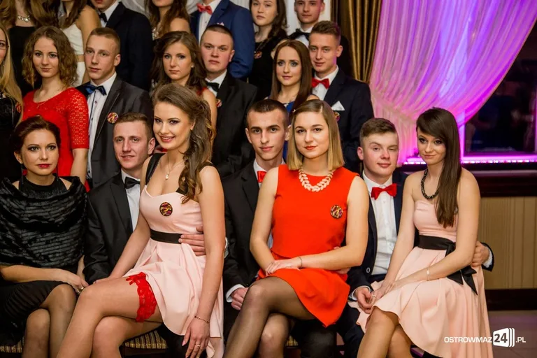 Podróż w czasie. Studniówka "Rubinka" (zdjęcia, wideo)