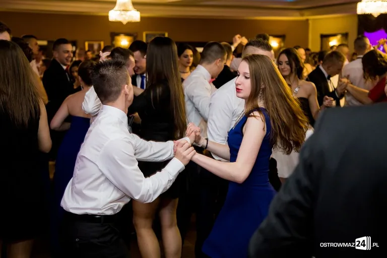 Podróż w czasie. Studniówka "Rubinka" (zdjęcia, wideo)